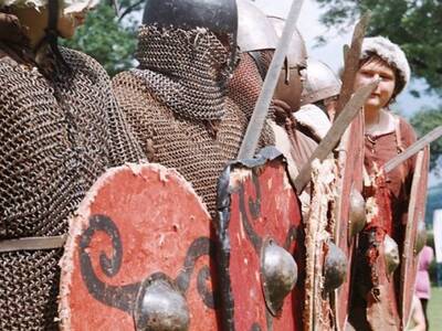 DUCHY PRZESZŁOŚCI - Średniowieczny piknik w z Bibl...