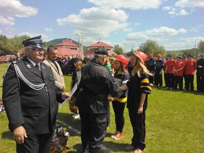 Obraz 2: Dziewczyny z MDP Radziechowy pokazały kla...