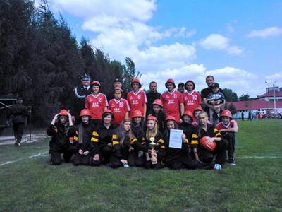 Obraz 4: Dziewczyny z MDP Radziechowy pokazały kla...