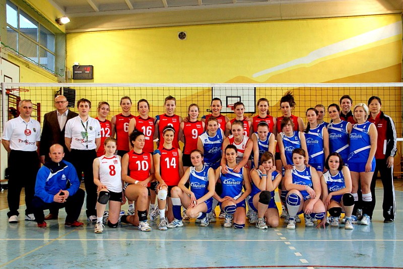 Dziewczyny z UKS &quot;Metalik&quot; walczyły z Juniorkami Austrii