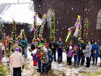 Palmy Wielkanocne w zimowej scenerii - Juszczyna 2...
