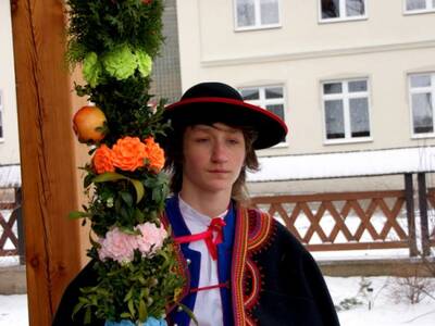 Obraz 2: Palmy Wielkanocne w zimowej scenerii - Ju...