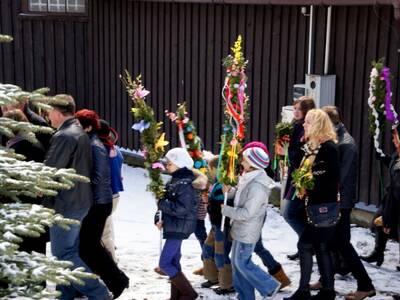 Obraz 8: Palmy Wielkanocne w zimowej scenerii - Ju...