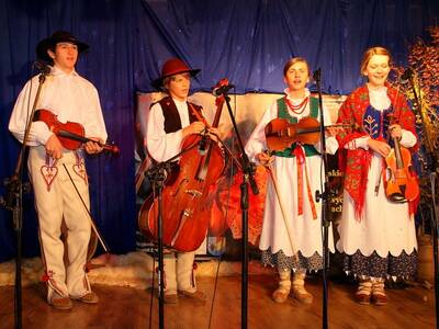 Muzycy i gawędziarze spotkali się w Brzuśniku i Pr...