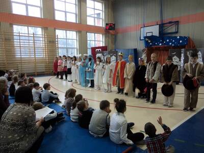 Obraz 4: Jasełka 2014 w Szkole Podstawowej w Brzuś...