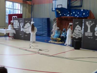 Obraz 6: Jasełka 2014 w Szkole Podstawowej w Brzuś...