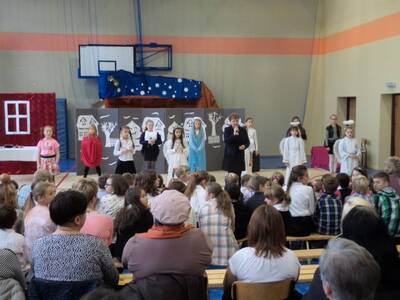 Obraz 8: Jasełka 2014 w Szkole Podstawowej w Brzuś...