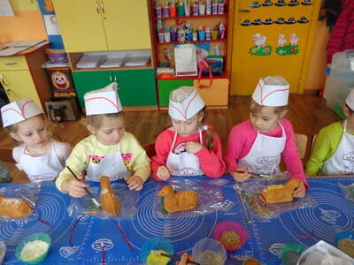 ''Kucharz duży, kucharz mały...'' - przedszkolaki ...