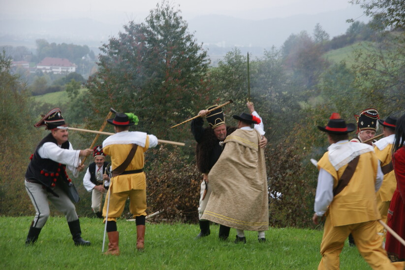 XI Zaduszki Narodowe i usypywanie Kurhanu Pamięci Narodowej