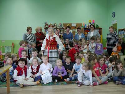 Przedszkolaki poznają historię Koła Gospodyń Wiejs...