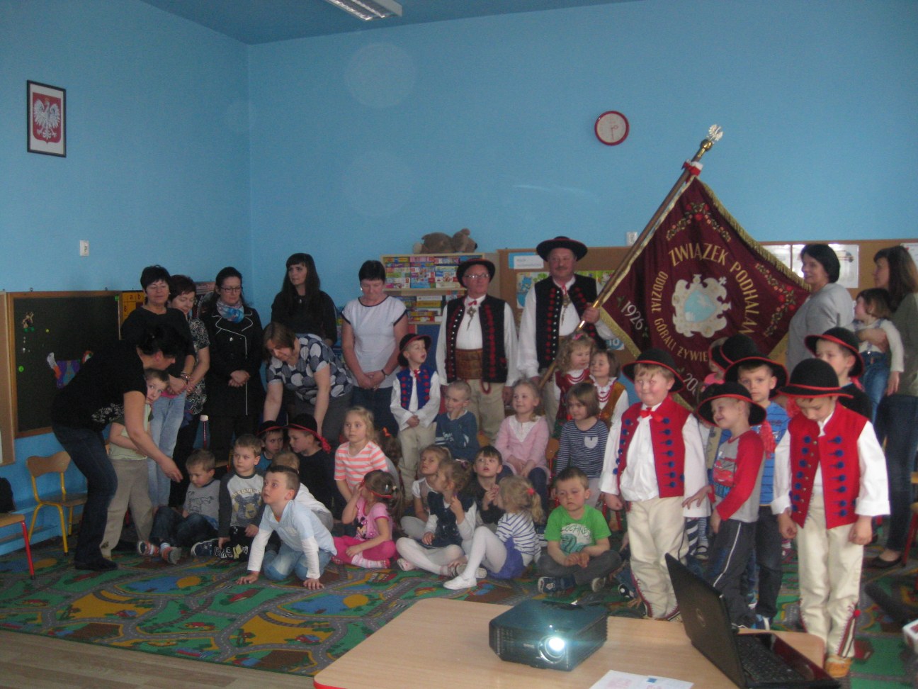 Spotkanie przedszkolaków z przedstawicielami Związku Podhalan