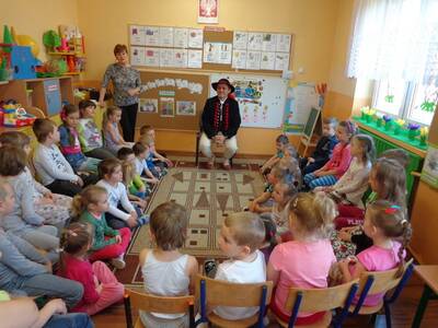 ''Tradycje i zwyczaje ludowe naszego regionu'' - c...