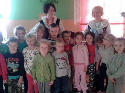 Obraz 12: ''Tradycje i zwyczaje ludowe naszego reg...