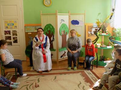 Obraz 16: ''Tradycje i zwyczaje ludowe naszego reg...