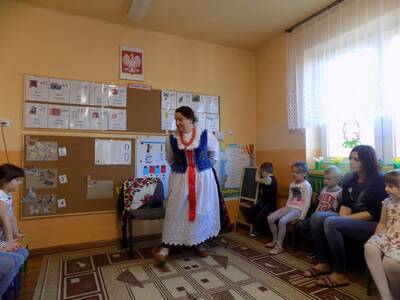 Obraz 20: ''Tradycje i zwyczaje ludowe naszego reg...