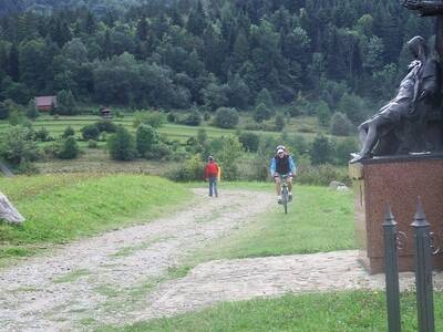 Obraz 10: Uczestnicy II Biegu Pocztyliona  przebie...