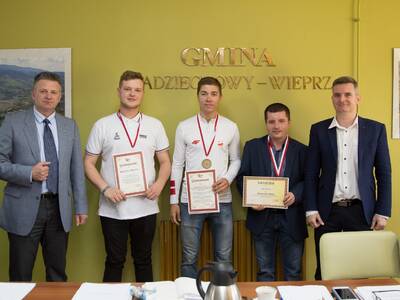 Nagrody dla wybitnych sportowców z Gminy Radziecho...