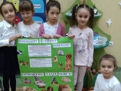 ''Pomagamy i uczymy pomagać'' - Publiczne Przedszk...