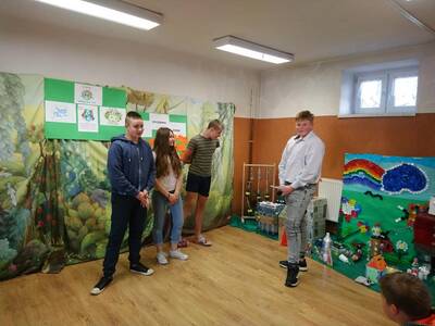 Obraz 7: Obchody Dnia Ziemi w  Szkole Podstawowej ...