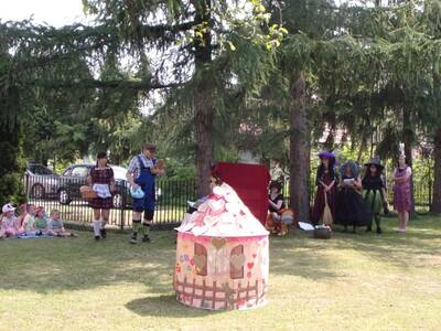 Obraz 20: Rodzice i nauczyciele wspólnie przygotow...