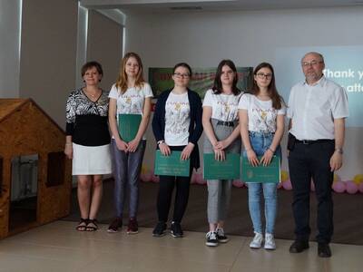 Obraz 16: Uczniowie i nauczyciele z Zespołu Szkoln...