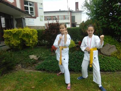 ZAWODNICZKI  KARATE Z RADZIECHÓW I ICH  WIELKIE OS...