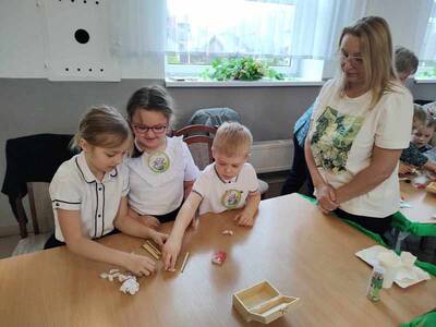 2fa2b6ad-c25b-4969-85e3-089d831bee86