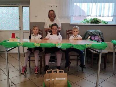 3f7a5278-8674-4a86-a701-e17ac65dfb26