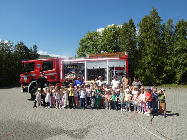 Strażackie warsztaty dla radziechowskich przedszkolaków