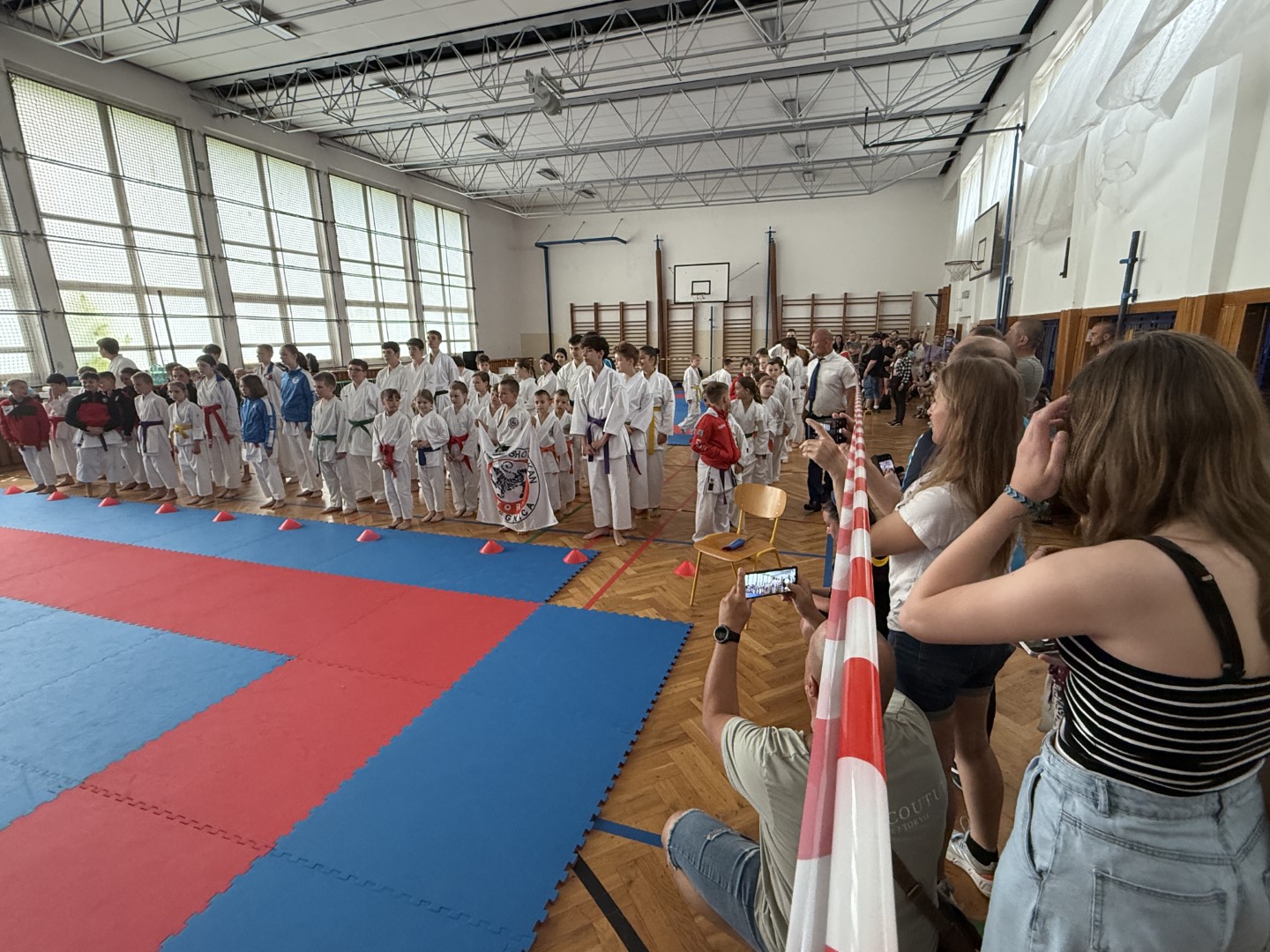 ARAWASHI wywozi złoto i srebro z Czech