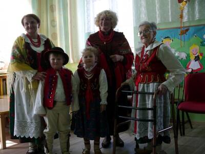 Obraz 13: Przedszkolaki poznają historię KGW Radzi...